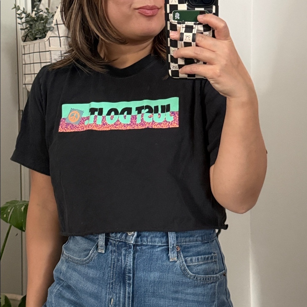 The Nike Tee Cropped Tee. M
